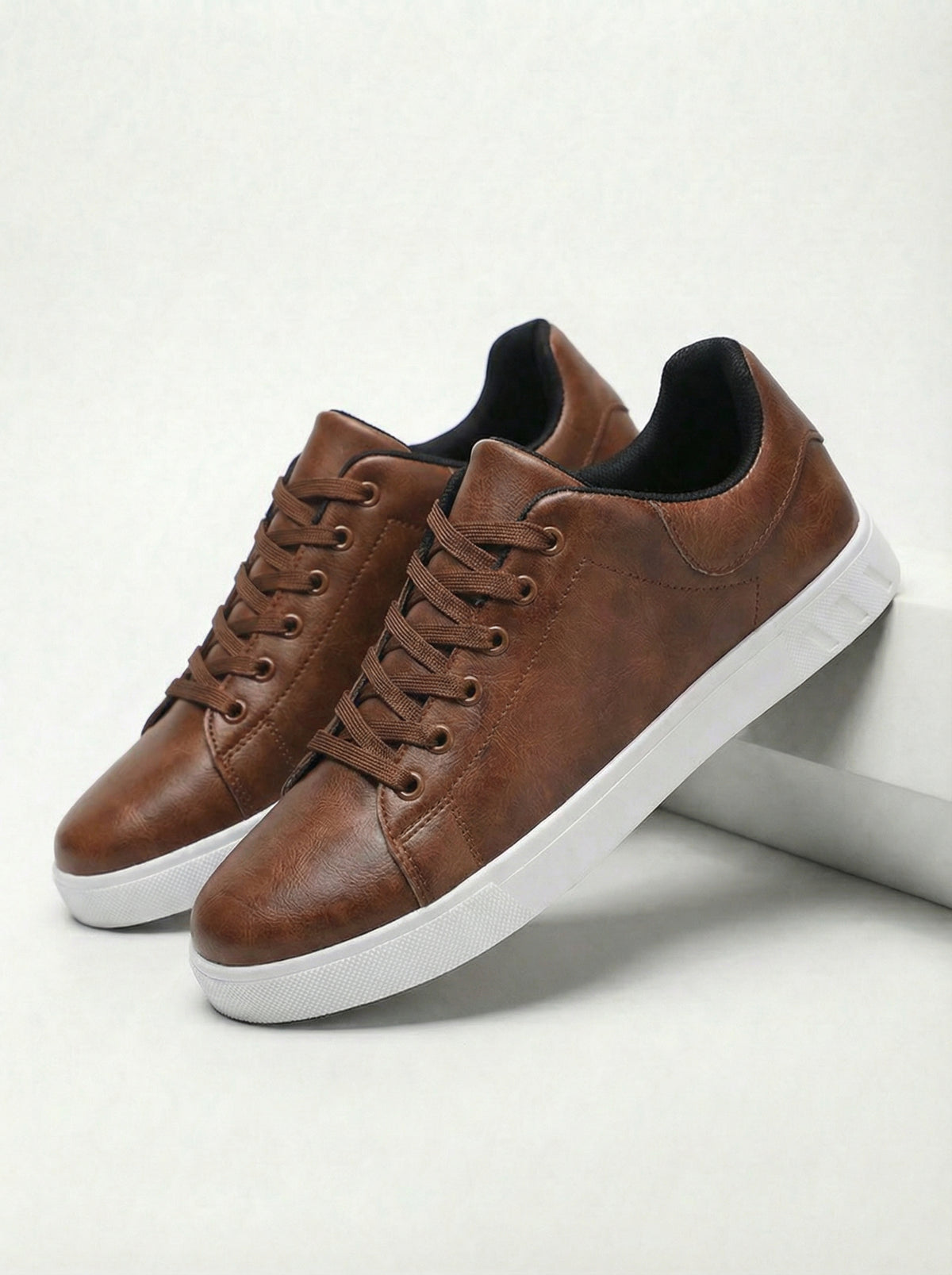 Benson Classic Trainer - Oak Brown